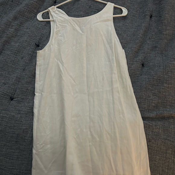Reformation- White Sleeveless Shift Dress - Clean Minimal Style - Picture 5 of 7